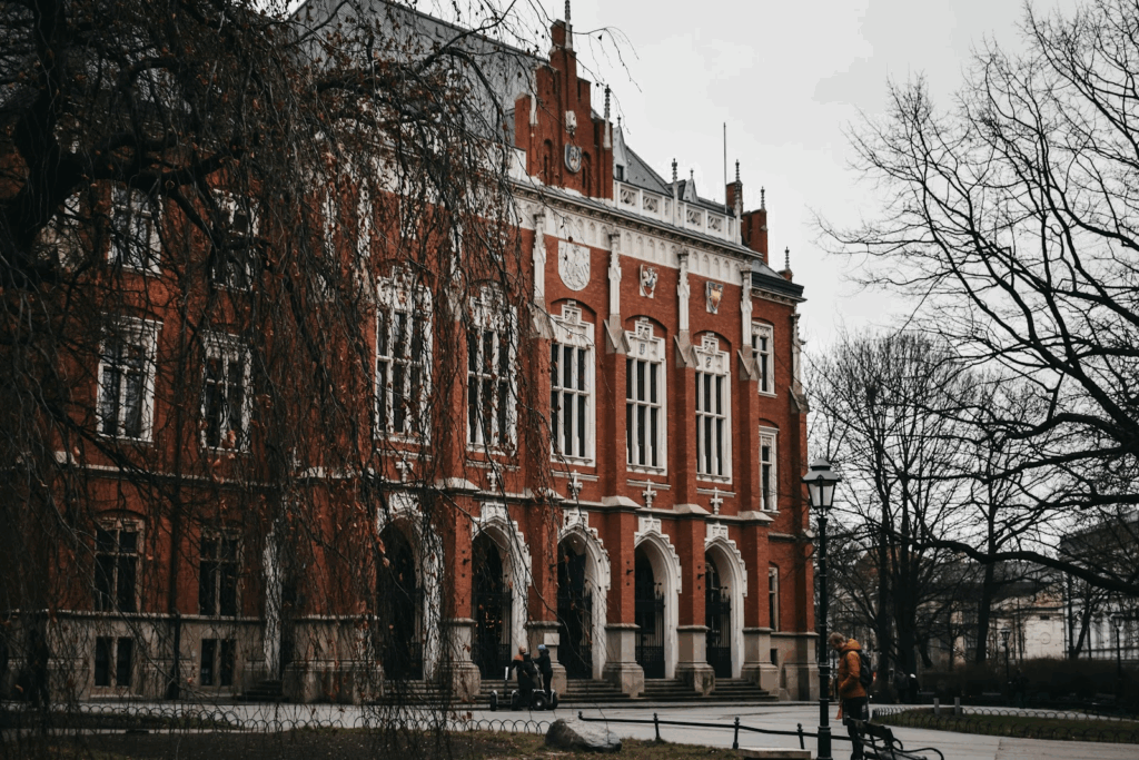 Quick Facts and Campus Location